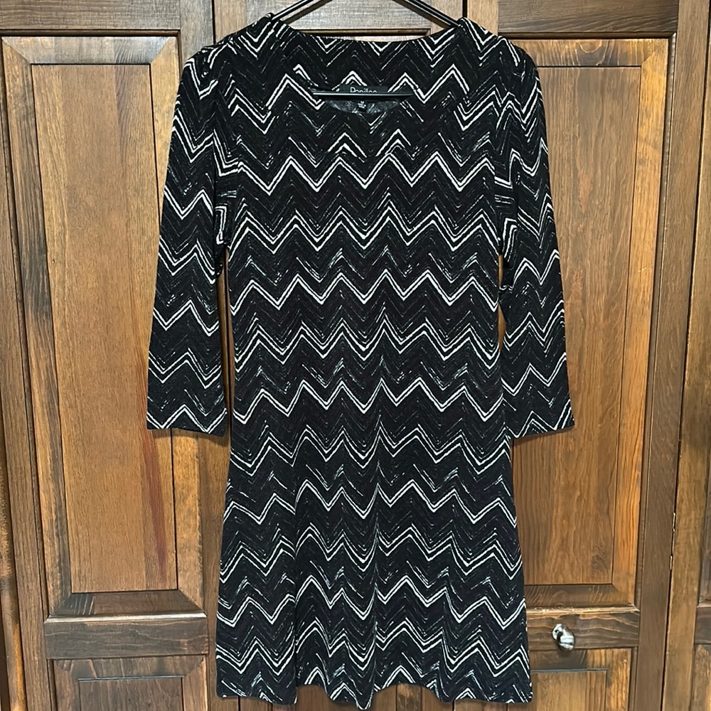 Papillon black chevron stripe dress. Knee length size m